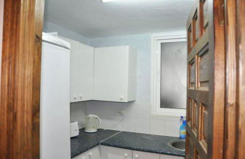 A lovely family villa with heated pool - Photo 11