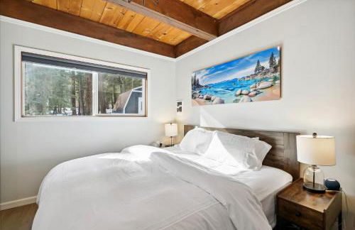 Cobalt Cabin by Tahoe Getaways - Beautifully Remodeled Pet Friendly 3 BR with Hot Tub & EV - Foto 14