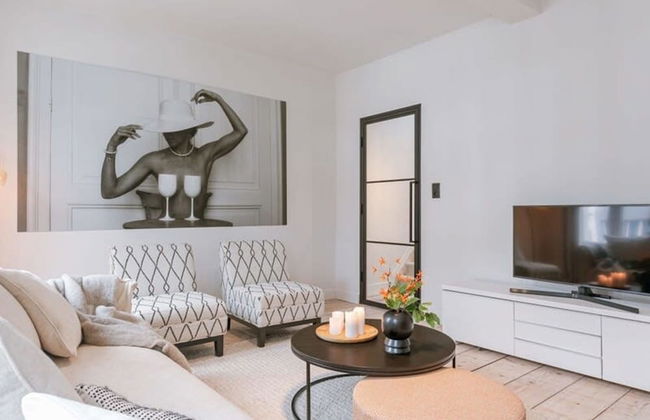 Charming House in the City of Antwerp With Parking - Foto 11