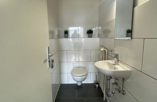 "Live Good, Work Good" - Stadion Apartment by GG Rental Hamburg - Foto 12