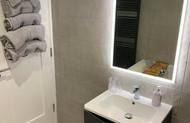 Seaview Aurora House - Central Luxury Apartment - Photo 25