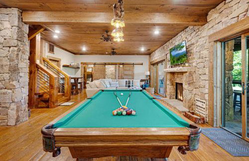 Copperline Lodge - Luxury Creekside Retreat - Creekside Views, Hot Tub, Game Room, Outdoor Fireplaces, Chef Kitchen, Fire Pit - - Foto 34
