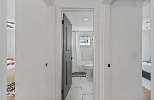 Luxury 5BR Cincinnati, Sleeps 12, Crib, Home Gym, Fenced Backyard - Foto 13