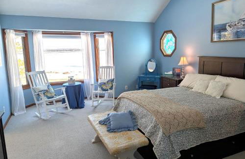 NEW! The Lighthouse - Cute, Large, and Lakefront! - Foto 13