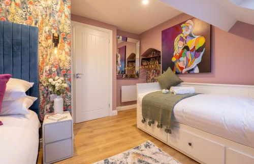 The Secret Garden, Donaghadee - The Hideaway - Stylish 5-Beds, and Lavish 3-Bedrooms - Guests 7 - Super Fast Speed Wi-FI - Foto 18