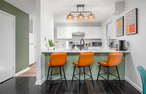 Color Pop Cottage Stylish 2BR with 2 Parking Spots - Foto 14