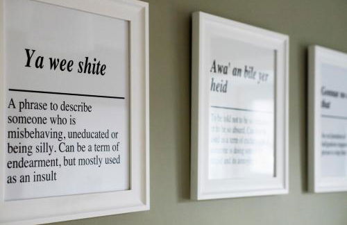 Trendy 2 Bed Flat - Near Airport - Foto 29