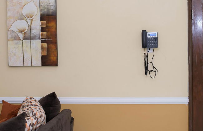 Rochester Modern Chic Apartment - Photo 16