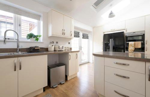 The Romford Oasis - Spacious 4 bedroom escape - Foto 37