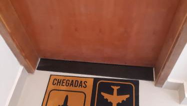 Jeito Mineiro, privacidade para família e grupos -2 quartos- melhor custo-benefício, garagem, sala com cozinha integrada, aconchegante, ambiente moderno e funcional, wi-fi veloz gratuito, próximo ao Parque das Águas-Calçadão e tudo que a cidade oferece - Foto 4