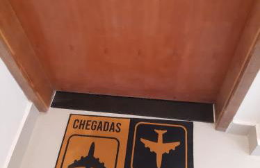 Privacidade para sua família e grupos em um só lugar-2 quartos- melhor custo-benefício, garagem, sala com cozinha integrada, aconchegante, ambiente moderno e funcional, wi-fi veloz gratuito, próximo ao Parque das Águas-Calçadão e tudo que a cidade oferece - Foto 4