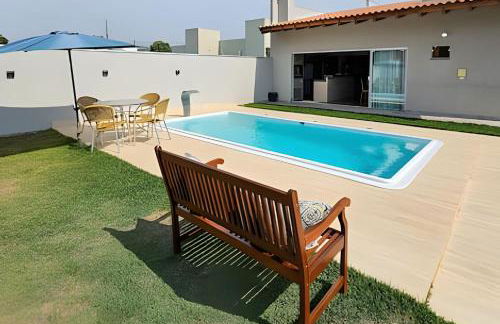 Casa ampla e confortável. Piscina e churrasqueira. - Foto 5