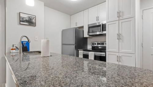 Downtown Studio - Panoramic Views - Walk-friendly - Foto 3, stove, dishwasher, toaster, minibar