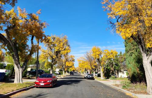 4 BR Encino Home w/ Amazing Yard, Near Everything - Foto 10
