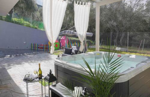 Villa in Messonghi with Pool and Sea Nearby - Foto 4