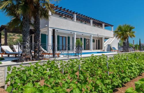 Luxury Stone Villa Smokvica, Heated Pool, Sauna, Jacuzzi, Sea View - Photo 8