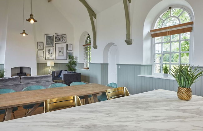 Host Stay Dunsley Chapel - Photo 29