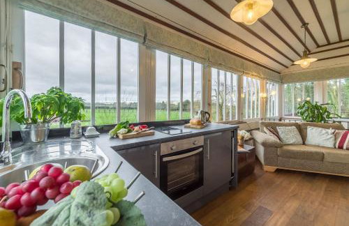 The Signal Box - Photo 11