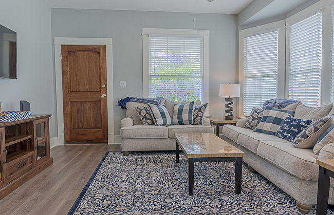 Uptown Cottage 2 Minutes to The Strand and Utmb - Foto 3