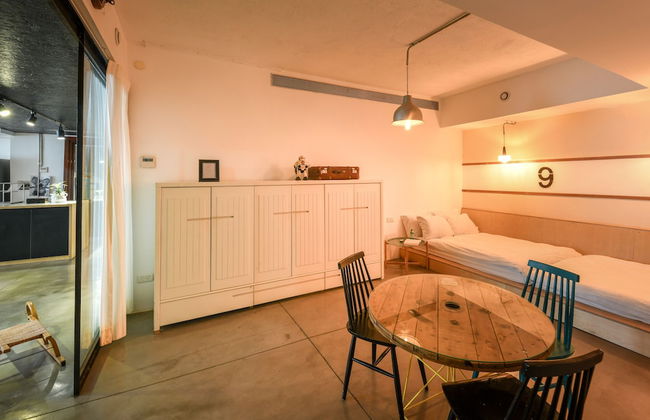 Unique and Spacious 2BR Apt with Terrace - Photo 9