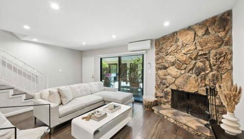 Burbank Bliss Retreat - Photo 2