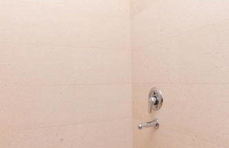 VILLA PHILIPPA - luxurious five-room villa - idyllic location - first row to the sea - spectacular view of the sea bay - unforgettable sunsets - 15 minutes from Supetar ferry port - free parking - private heated pool - Foto 72