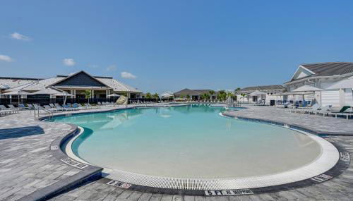 Ave Maria Golf Retreat with Resort Perks and Balcony - Photo 3