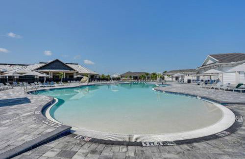 Ave Maria Golf Retreat with Resort Perks and Balcony - Photo 3