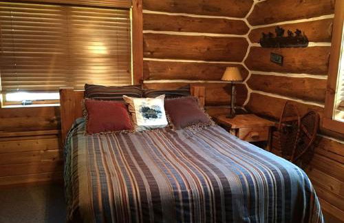 English Lake Escape -Custom Waterfront Log Cabin in Chequamegon National Forest - Foto 4