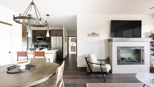 New Luxe Condo - Hot Tub - Minutes to WP! - Fraser - Foto 2