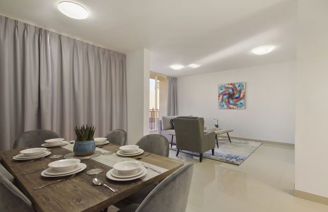 Bespoke Residences - Waikiki Townhouses - Photo 16