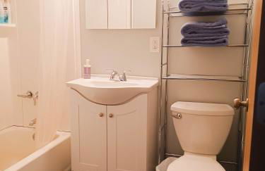 Huge 2 Bedroom House in the Heart of Northside! - Foto 27