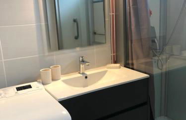 Appartement cosy, en rez de chaussée, en plein centre de CAmbo les Bains - Foto 4