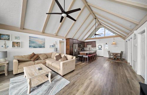 2nd Row Home Close to Beach - Foto 54