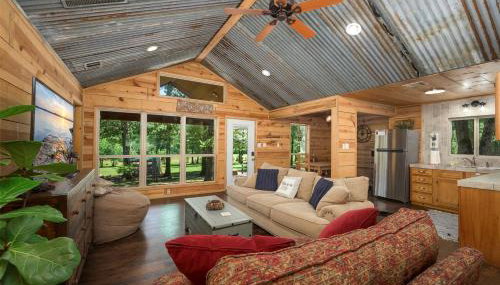 Impressive Cabin Surrounded by Trees in Nashoba, Oklahoma - Foto 3