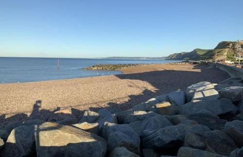Church Cottage, Charmouth - Photo 28