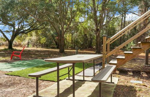 Awendaw Retreat 2 BR Cottage BBQ & Fire Pit - Foto 37