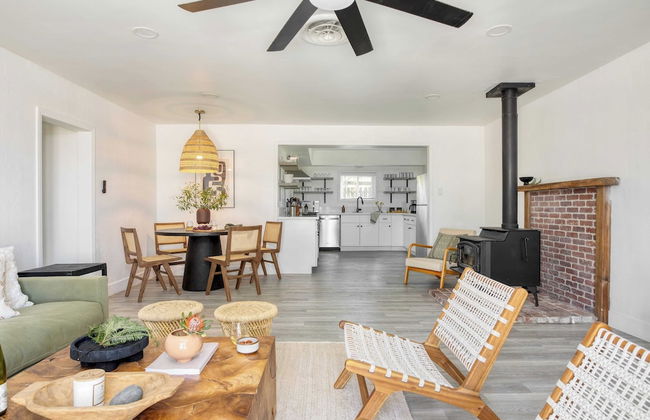 Cowboy Pool, Fire Pit, Backyard Chic Ranch Retreat Asteroid by Avantstay - Foto 15