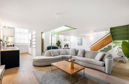 Schoolbell Mews full 3 bedroom 2 bathroom architect designed mews house Fabulous Bow, Victoria Park Location - Foto 1