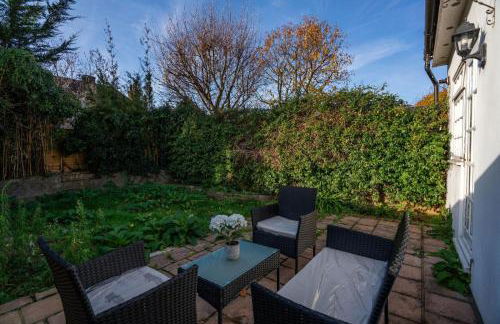Cosy 3BR House by D3 Short Stay, Sleeps 8, Free on-site Parking & Garden - Foto 40