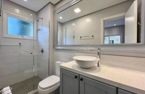 Casa de Pedra 2 Suítes e Piscina by Achei Gramado - Photo 19