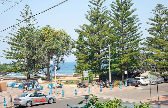 Coogee Beach Pad - Photo 11