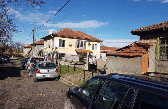 2 Bed Villa - Sleeps 7 - Private Garden - Parking - Photo 13