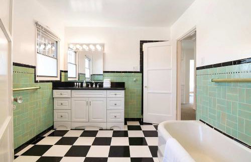 Spacious 4BR Spanish Villa In Hancock Park - Foto 26