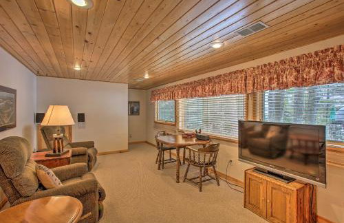 Waterfront Cottage, 9 Mi to Aloha State Park! - Foto 10