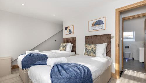 Stanley House - Photo 3