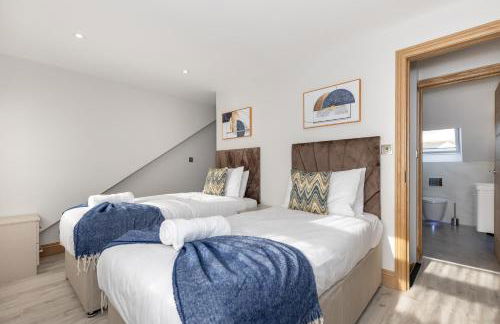 Stanley House - Photo 3