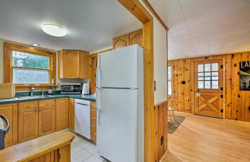 Picturesque Cottage with Sunroom on Ashmere Lake! - Foto 9