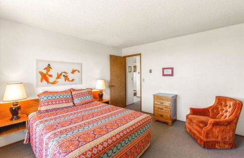 Waterfront Condo right on the Pacific Ocean - Photo 30