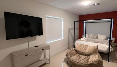 Lux Retreat with Pool Near Beach - Photo 3